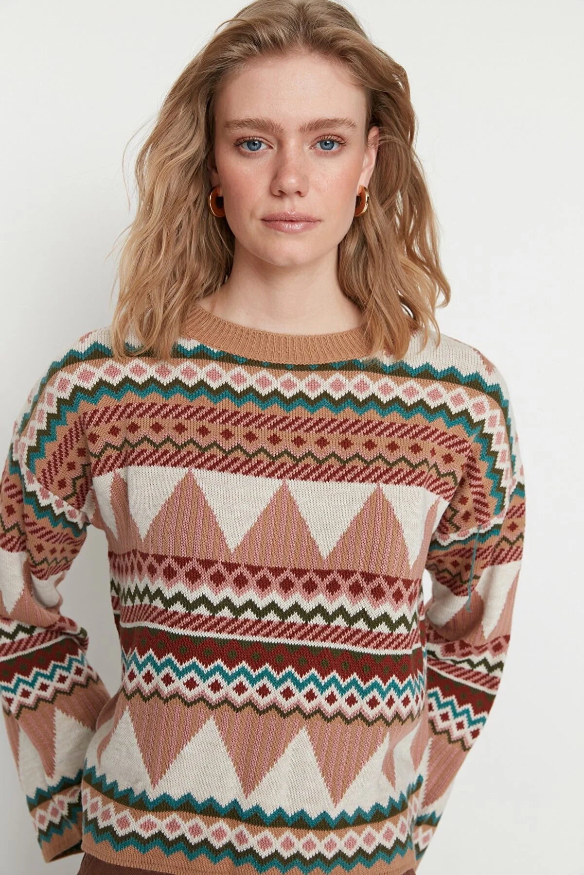 Camel Wide Pattern Crew Neck Knitwear Sweater