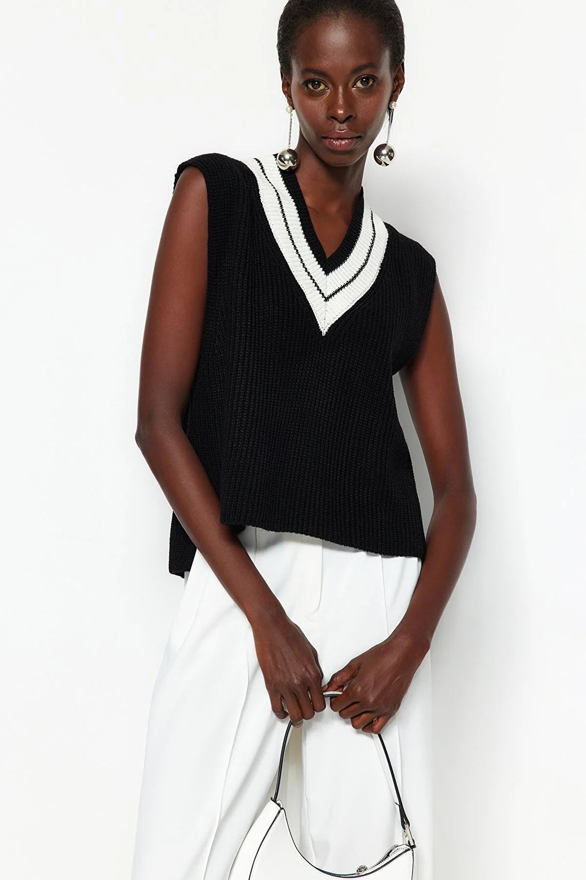 Black Crop V Neck Knitwear Sweater