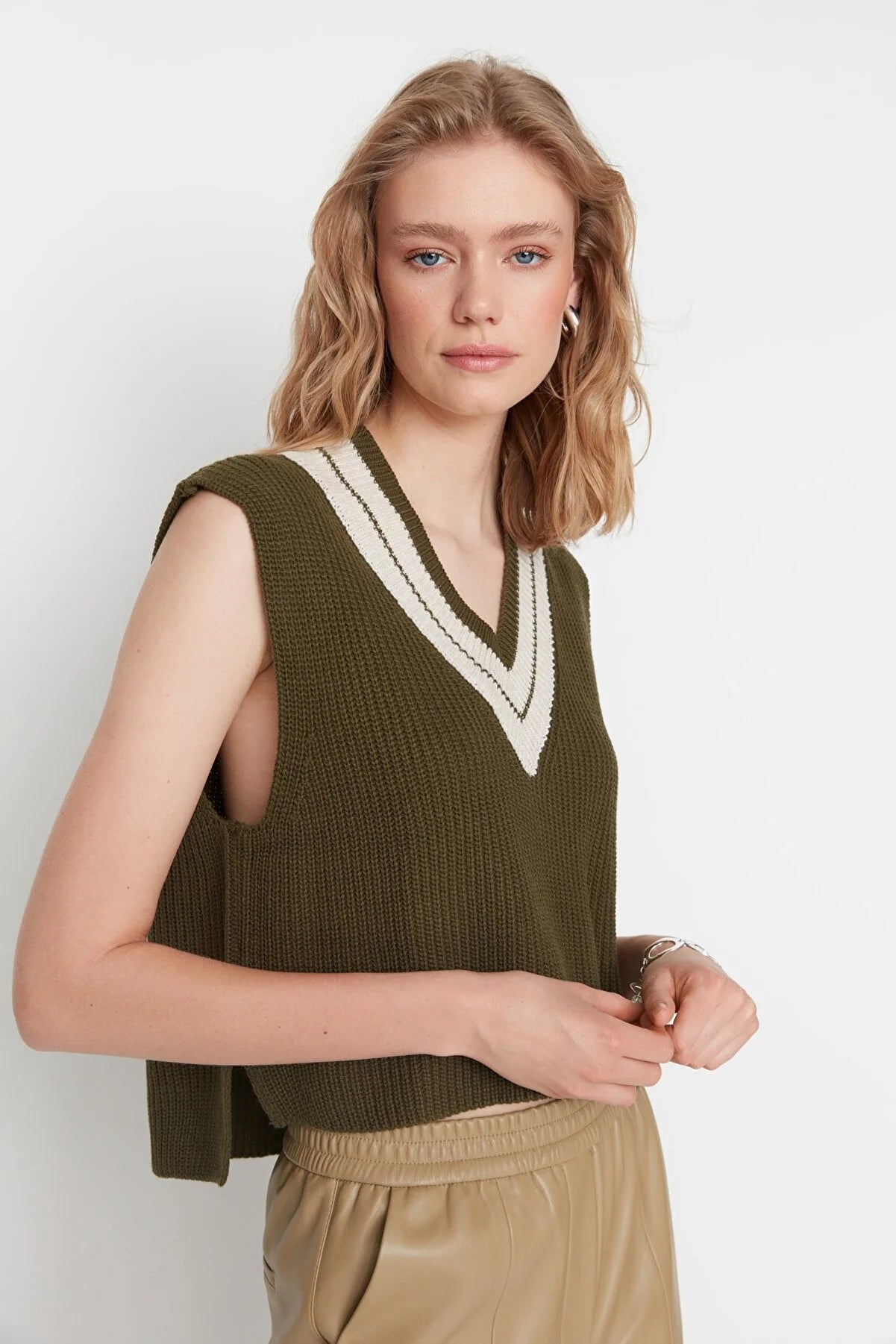 Khaki Crop V Neck Triko Sweater