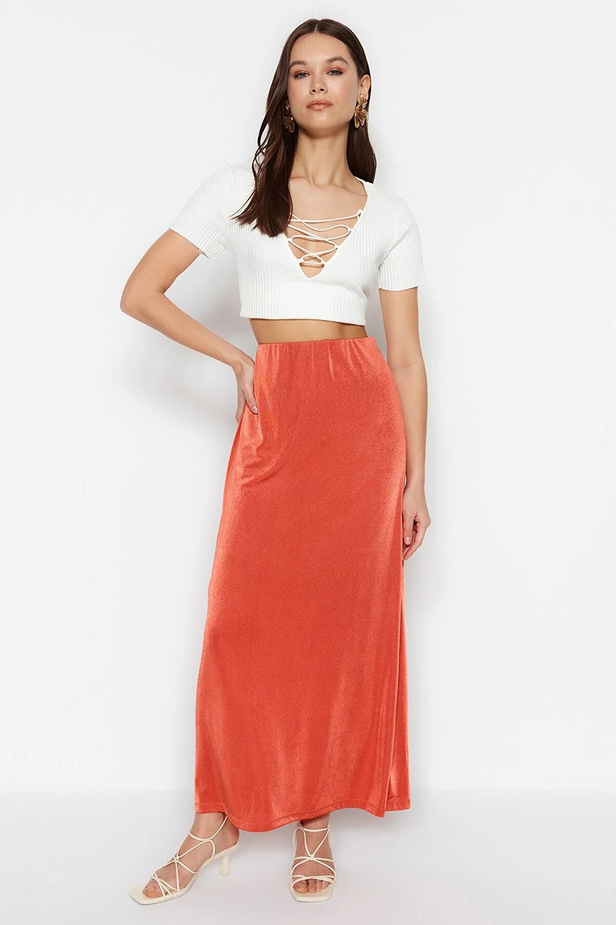 Tile Shiny Surface and Soft Textured Slit Maxi Knitted Skirt