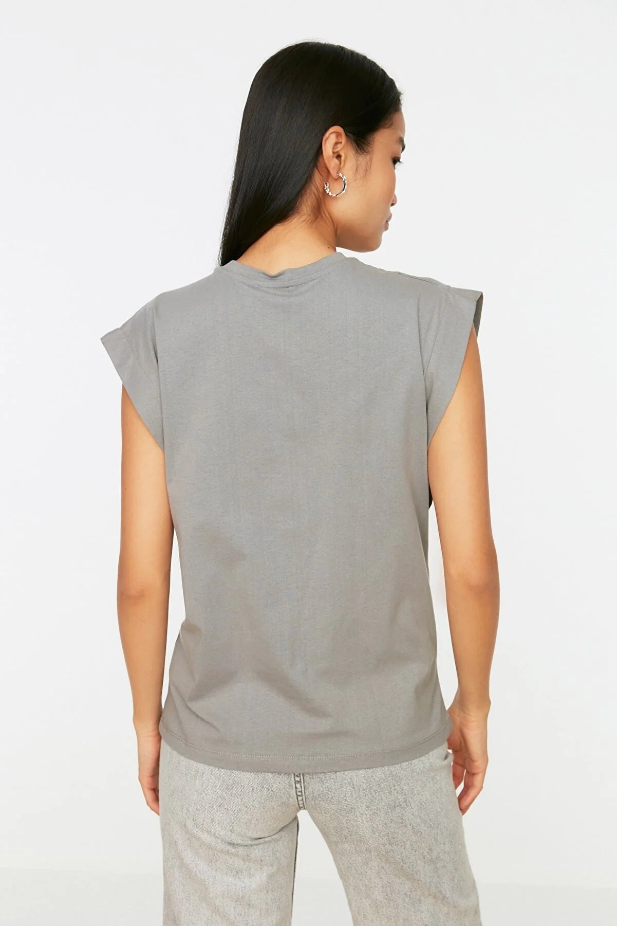 Gray Sleeveless Basic Knitted T-Shirt