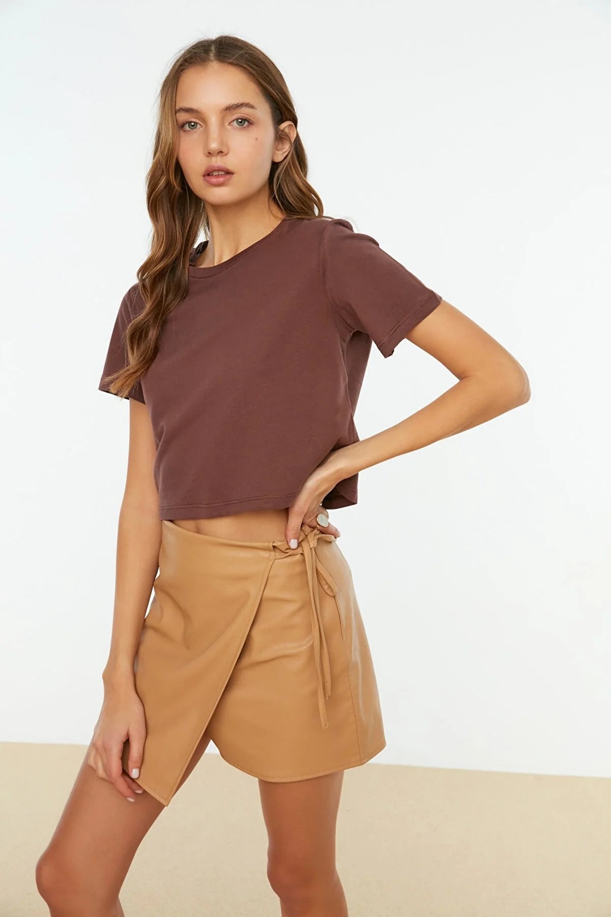 Brown Crew Neck Crop Knitted T-Shirt