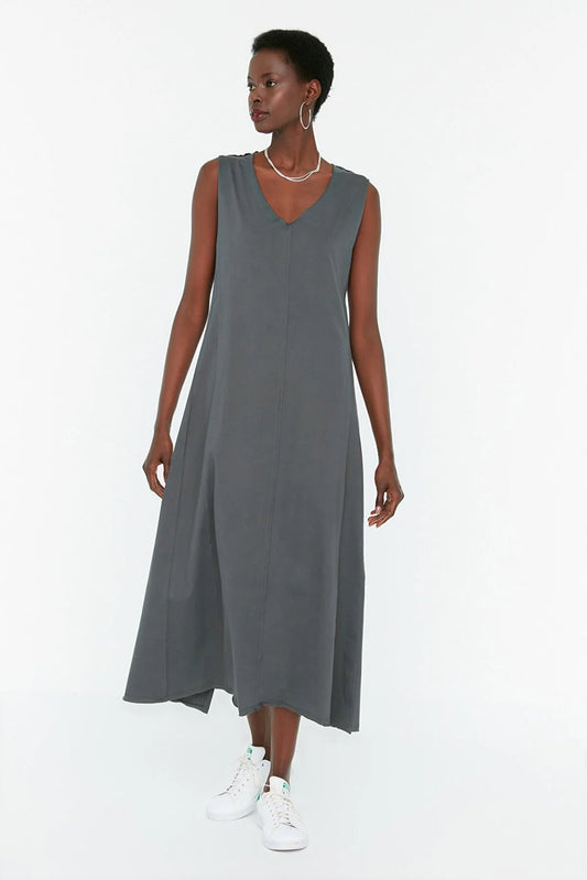Smoked V-Neck Maxi Length Knitted Dress
