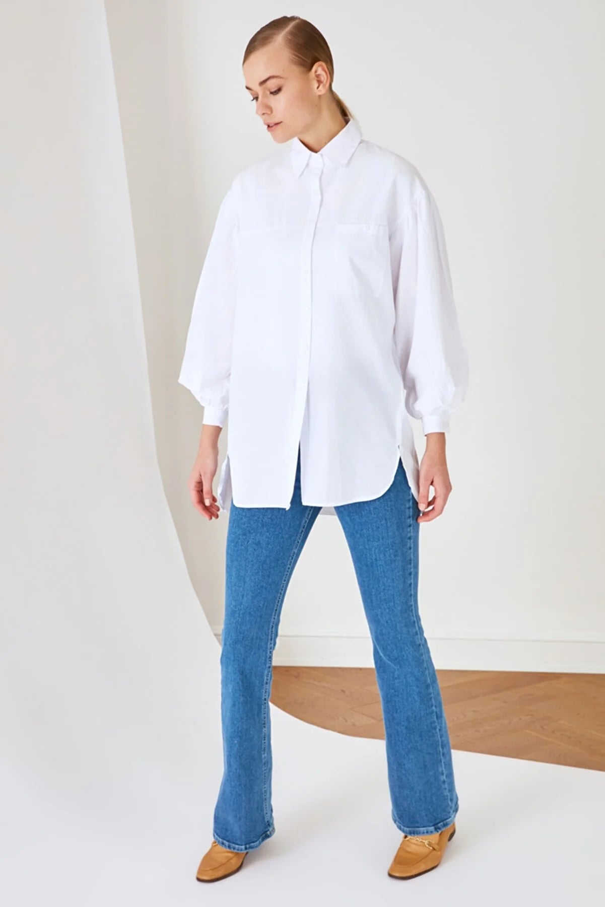 White Balloon Back Sleeve Long Pocket Detailed Basic Woven Shirt