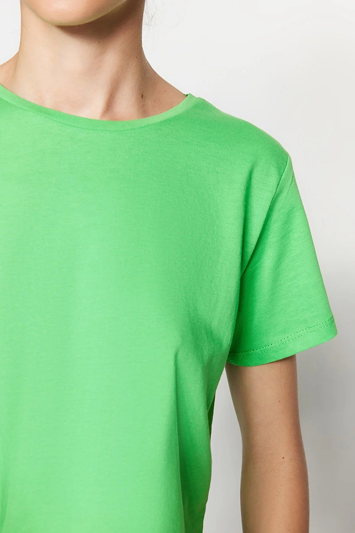 Green Single Jersey Crew Neck Crop Knitted T-Shirt