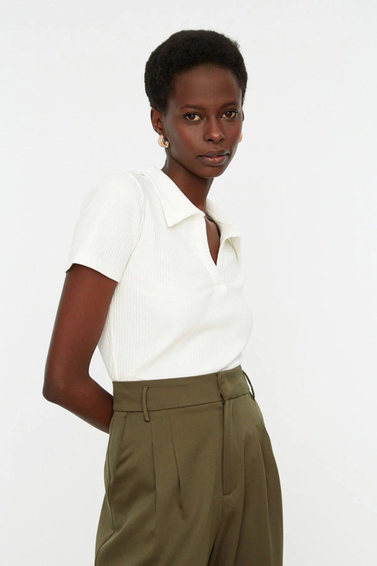 White V Neck Crop Knitted Blouse