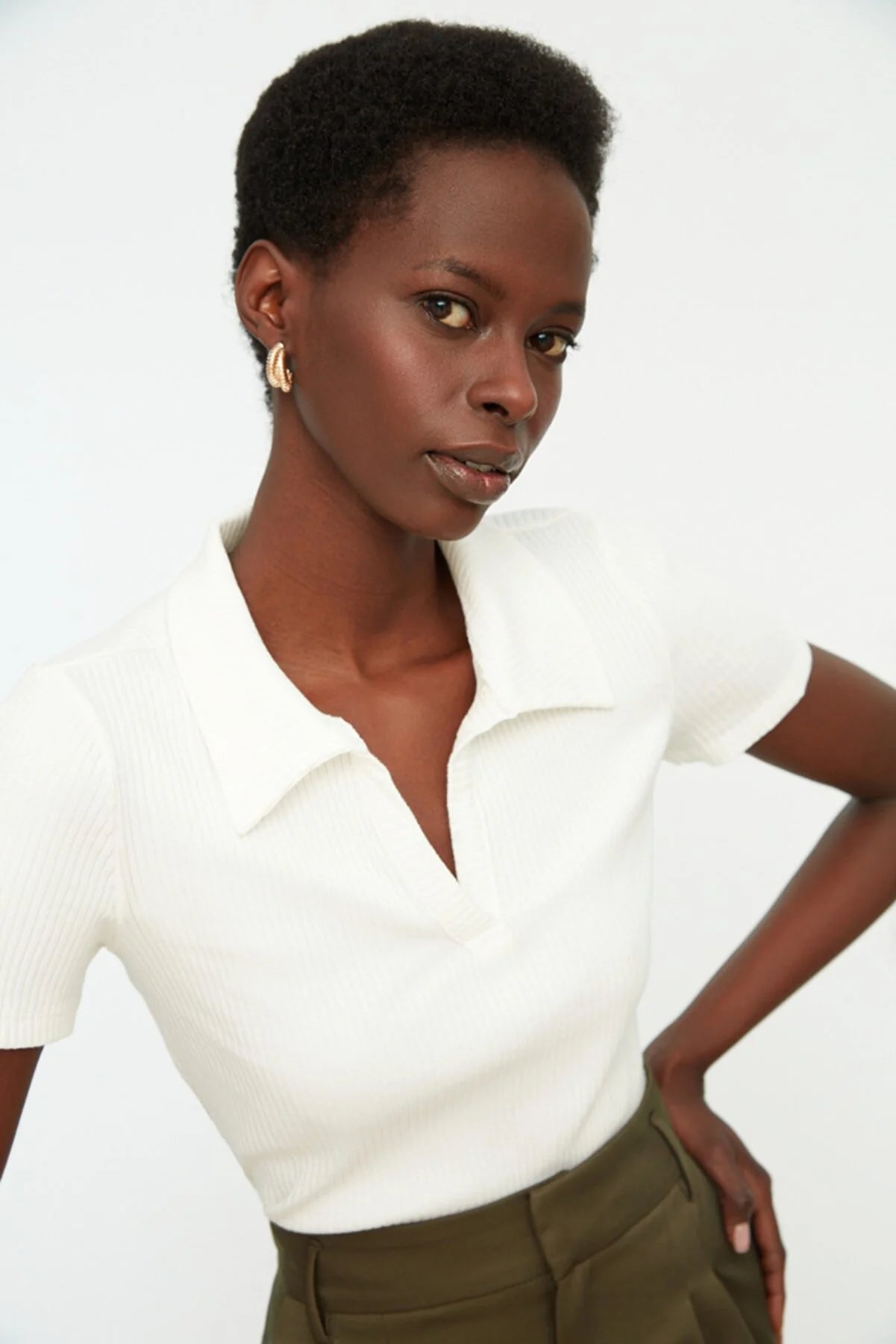 White V Neck Crop Knitted Blouse