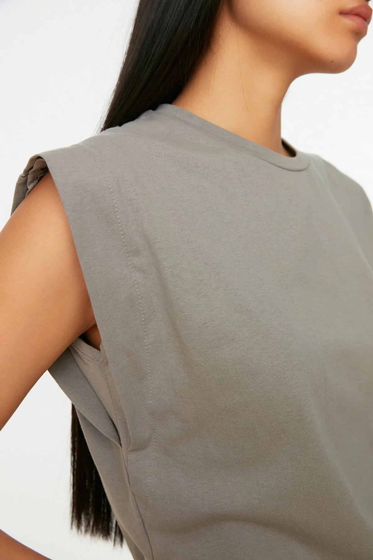 Gray Sleeveless Basic Knitted T-Shirt
